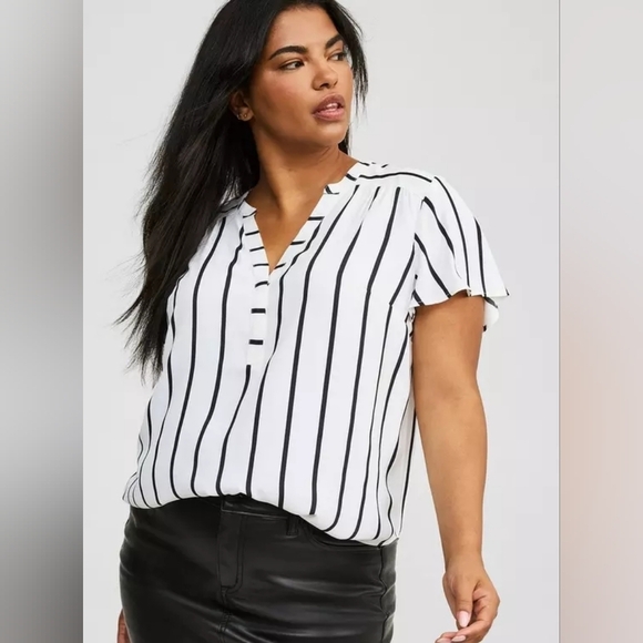 Torrid Harper Flutter Sleeve Blouse Black White Stripe 2X - Picture 1 of 14